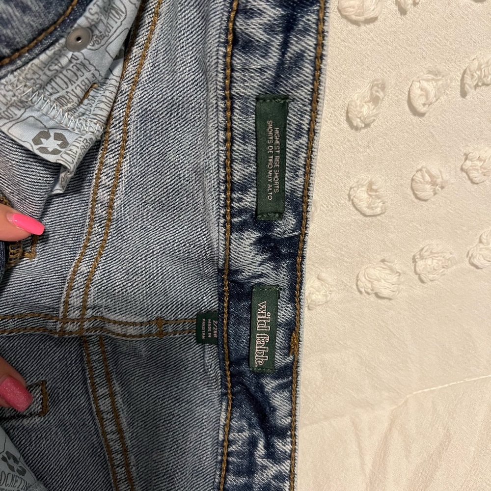Shorts Size 2 - Picture 2 of 2